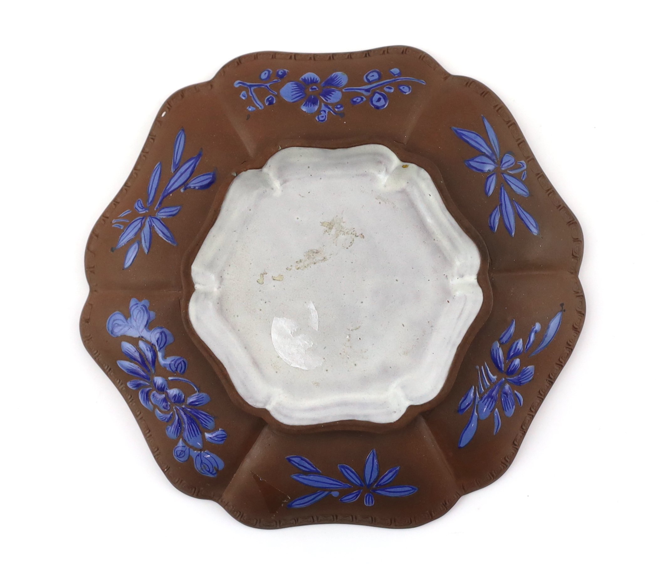 A Chinese enamelled Yixing pottery hexafoil shaped dish, Qianlong/Jiaqing period, small splinter chip